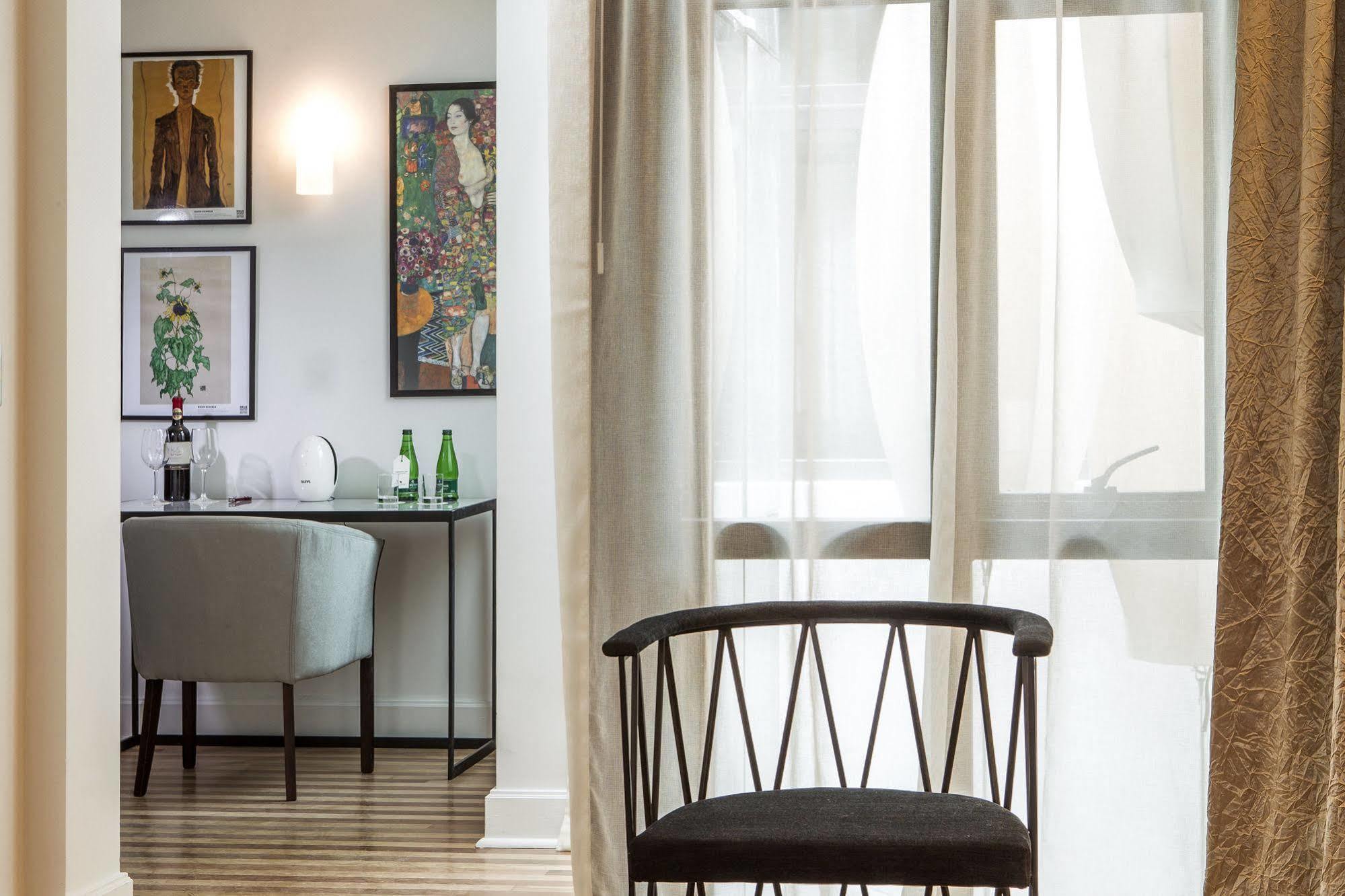Hotel Luciano K ซานติอาโก ภายนอก รูปภาพ